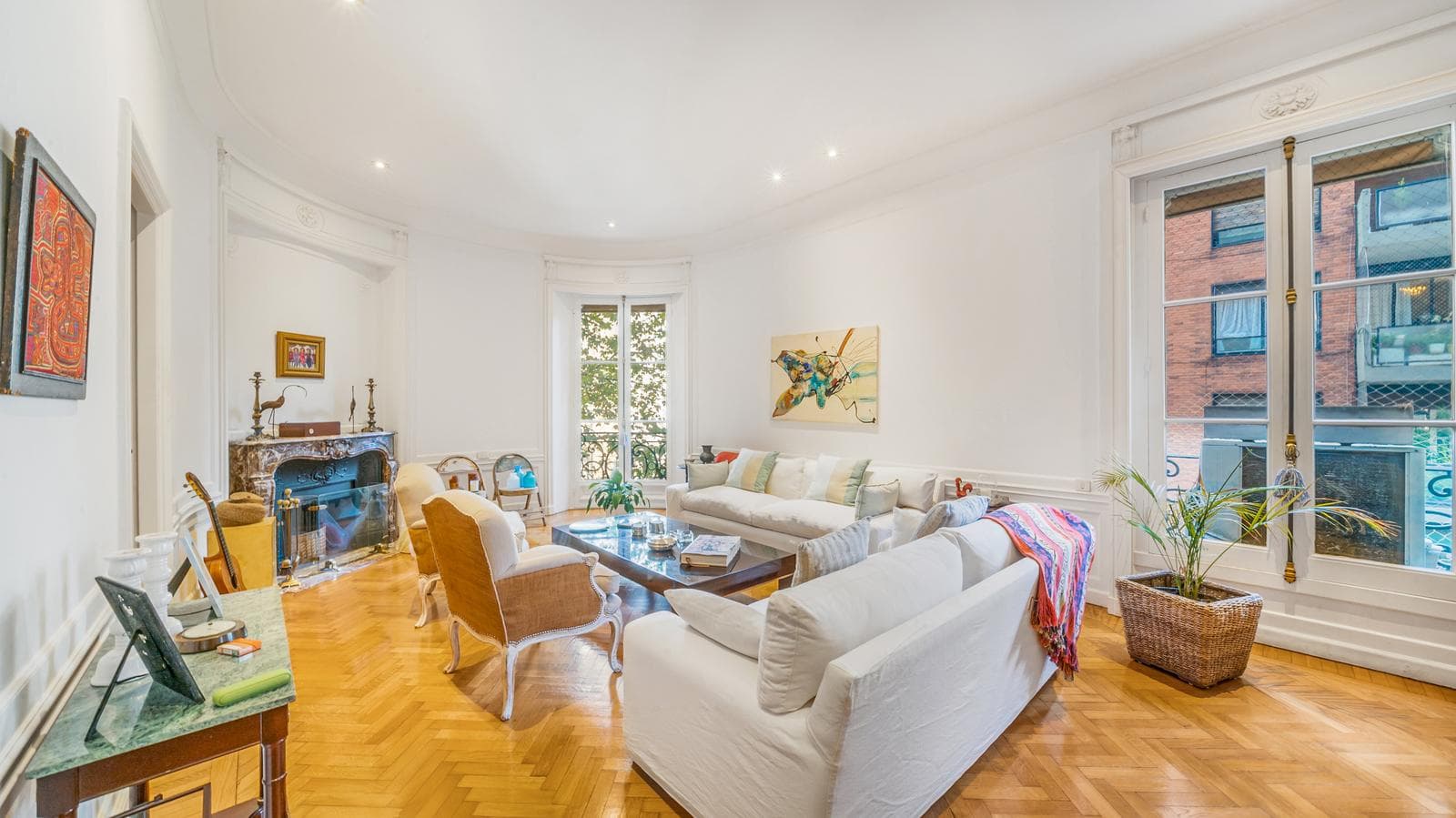 Impecable 6 ambientes en esquina Av. Las Heras y Rodríguez Peña - EXCELENTE UBICACION