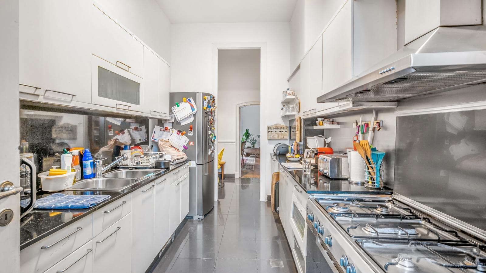 Impecable 6 ambientes en esquina Av. Las Heras y Rodríguez Peña - EXCELENTE UBICACION