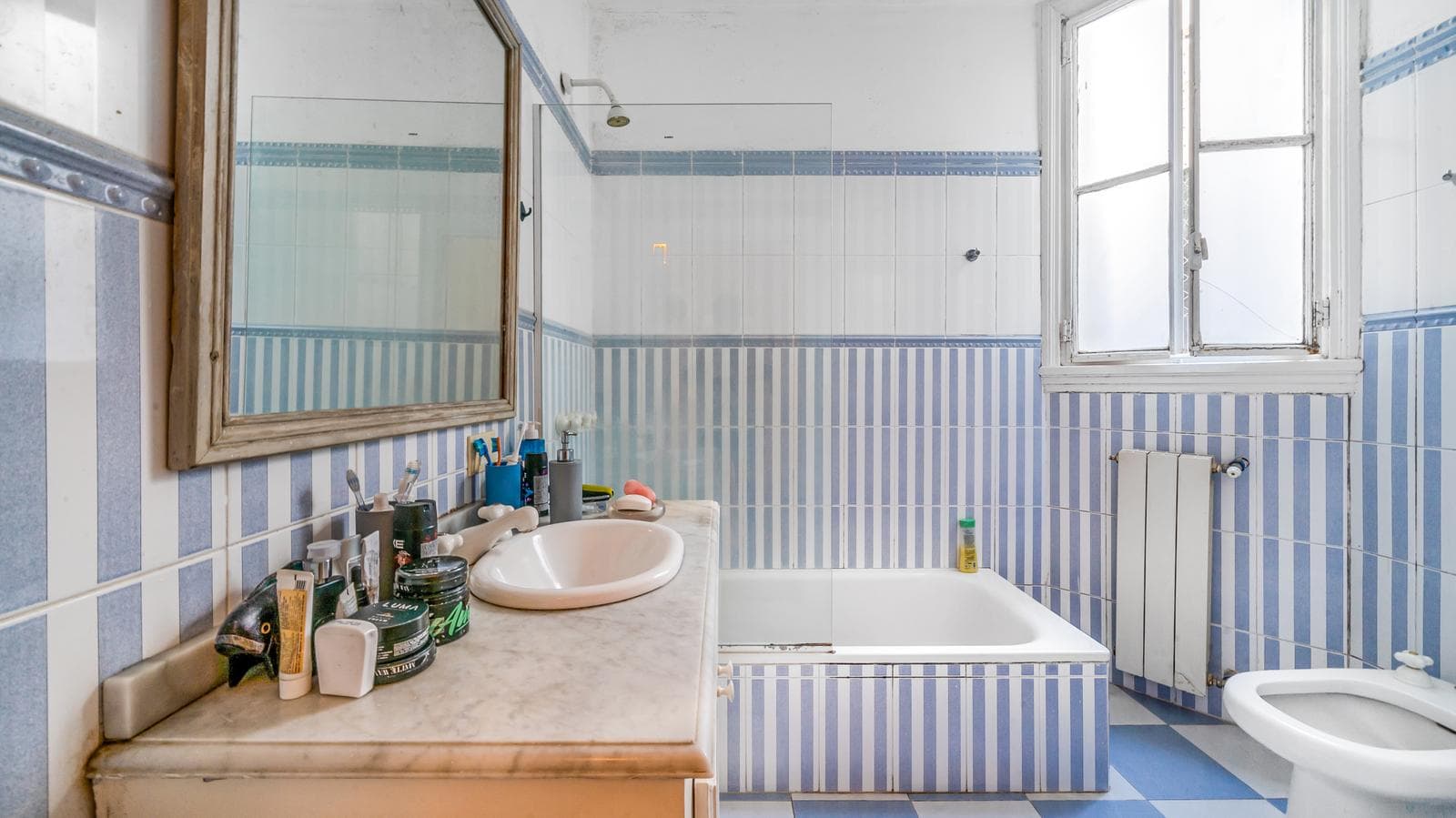 Impecable 6 ambientes en esquina Av. Las Heras y Rodríguez Peña - EXCELENTE UBICACION
