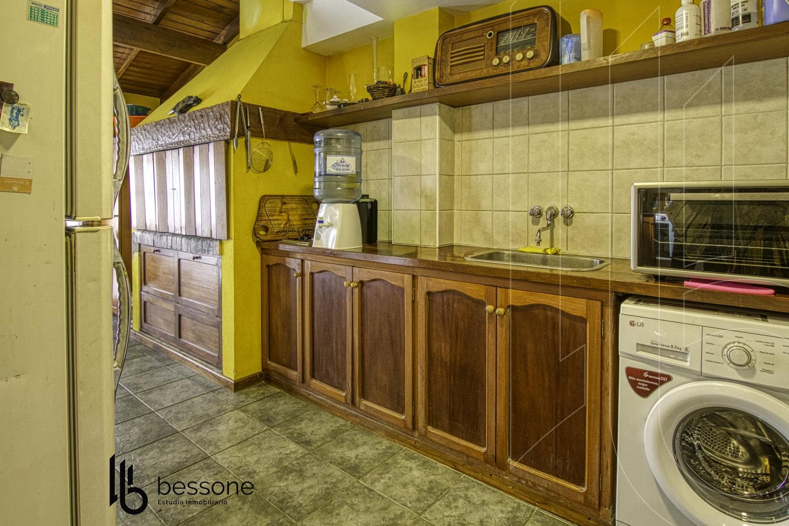House 4 with a garage