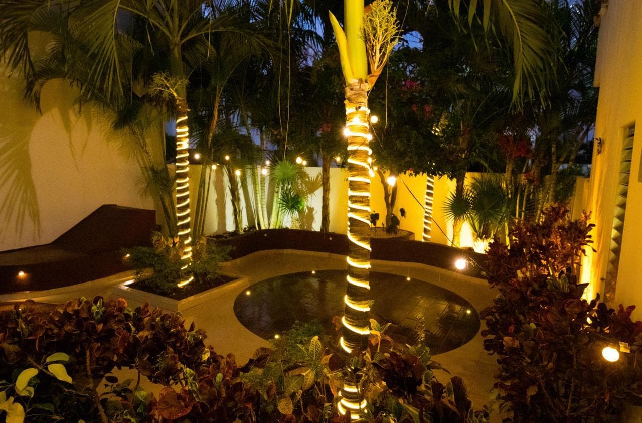 House for Sale/Rent, 3 Bedrooms, Double Lot, Pool, Tree-Lined, Cancún.