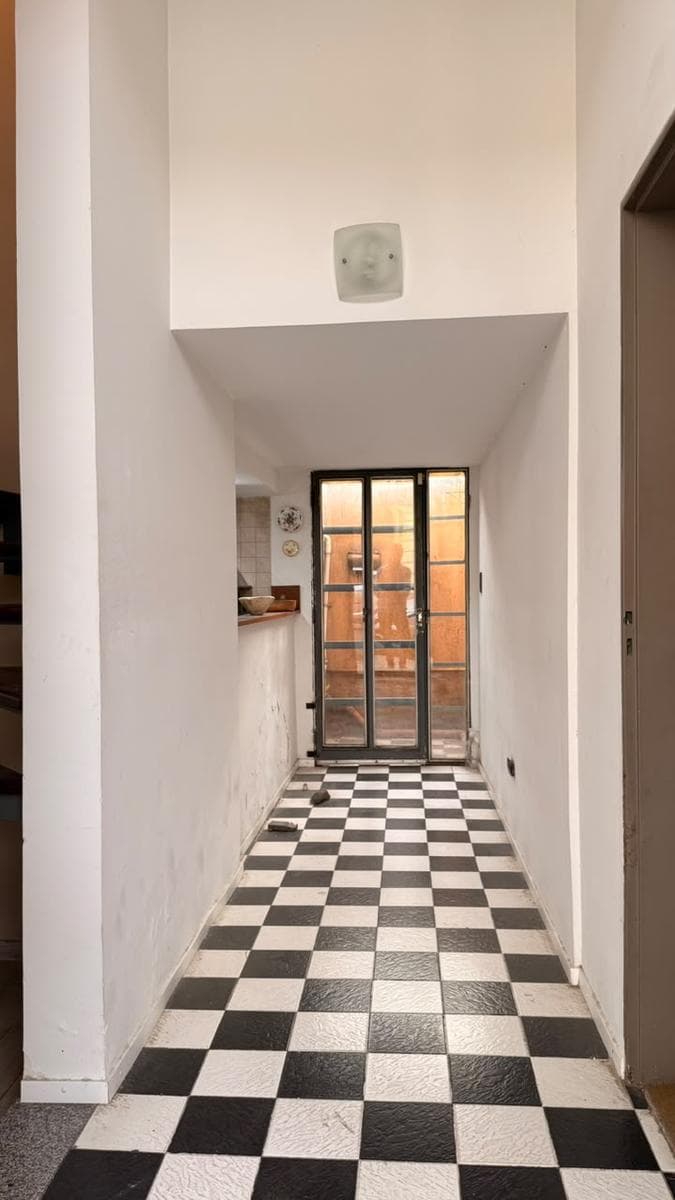 VENTA | PERMUTA - CASA PH AL FRENTE CON COCHERA BARRIO ABASTO