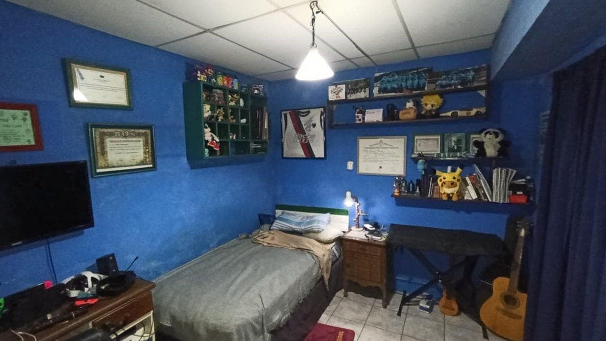 3-BEDROOM HOUSE FOR SALE WITH A YARD AND GARAGE