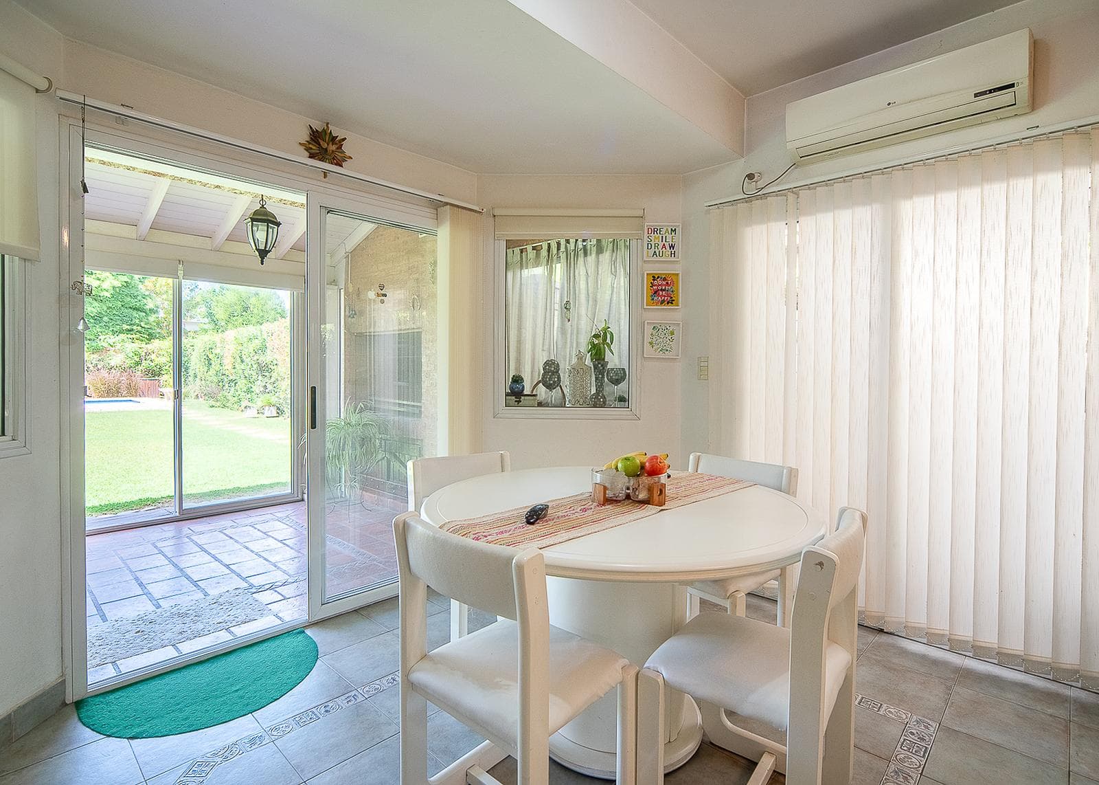5-room house for sale with a pool, Septiembre Gated Community, Escobar
