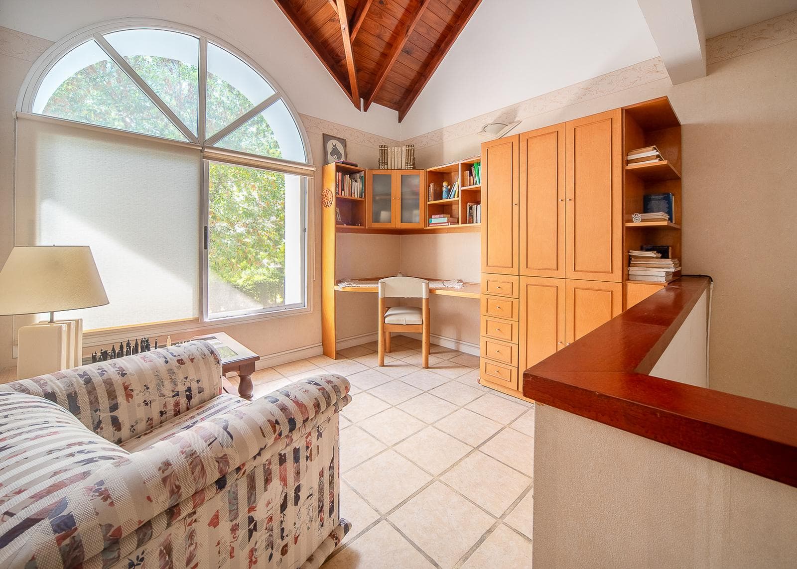 5-room house for sale with a pool, Septiembre Gated Community, Escobar