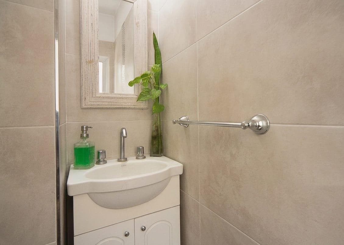 5-room house for sale with a pool, Septiembre Gated Community, Escobar