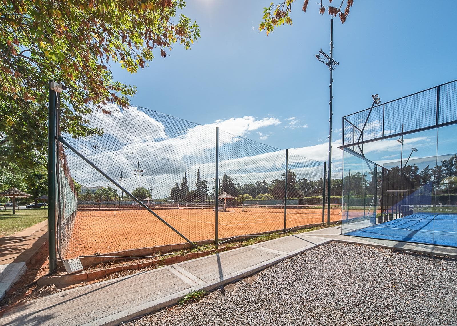 5-room house for sale with a pool, Septiembre Gated Community, Escobar