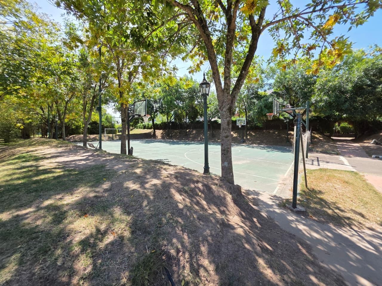 5-room house for sale with a pool, Septiembre Gated Community, Escobar
