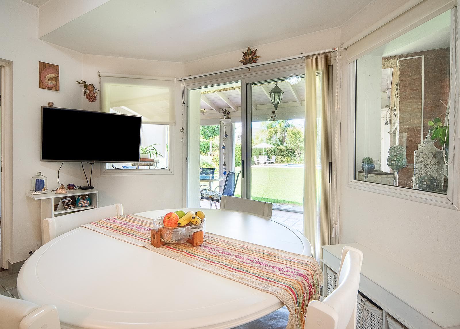 5-room house for sale with a pool, Septiembre Gated Community, Escobar