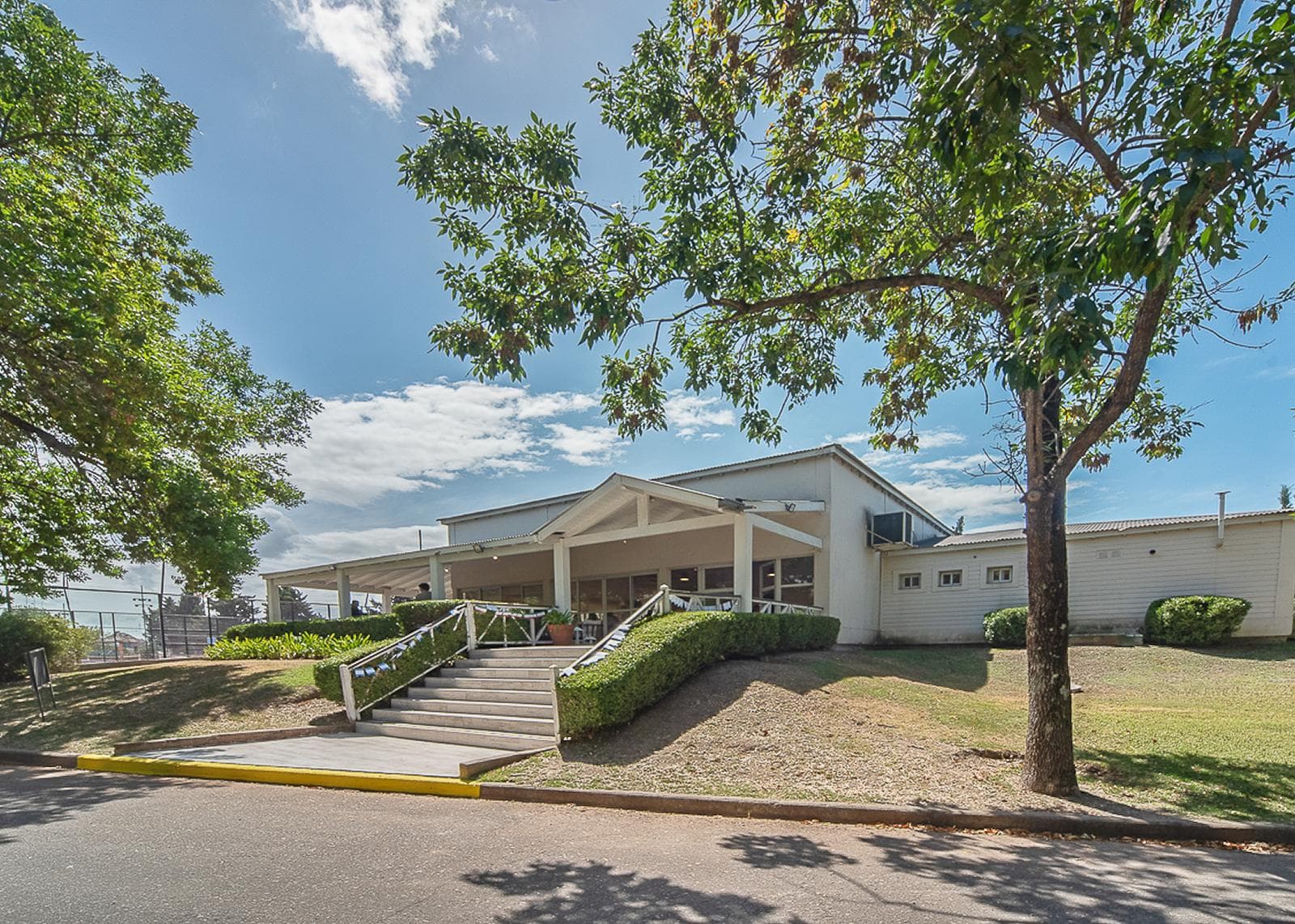 5-room house for sale with a pool, Septiembre Gated Community, Escobar