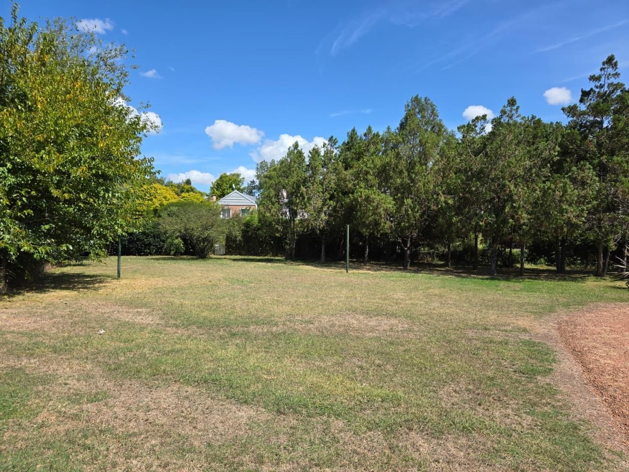 5-room house for sale with a pool, Septiembre Gated Community, Escobar