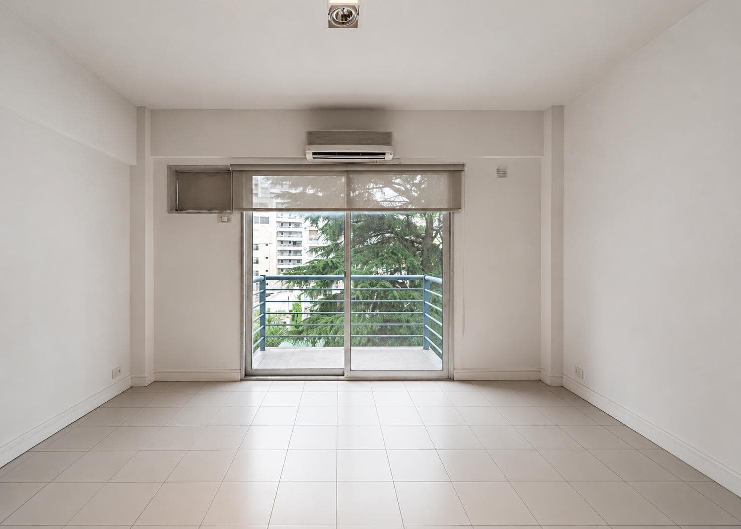 Studio Apartment for Sale in Palermo with Parking Space