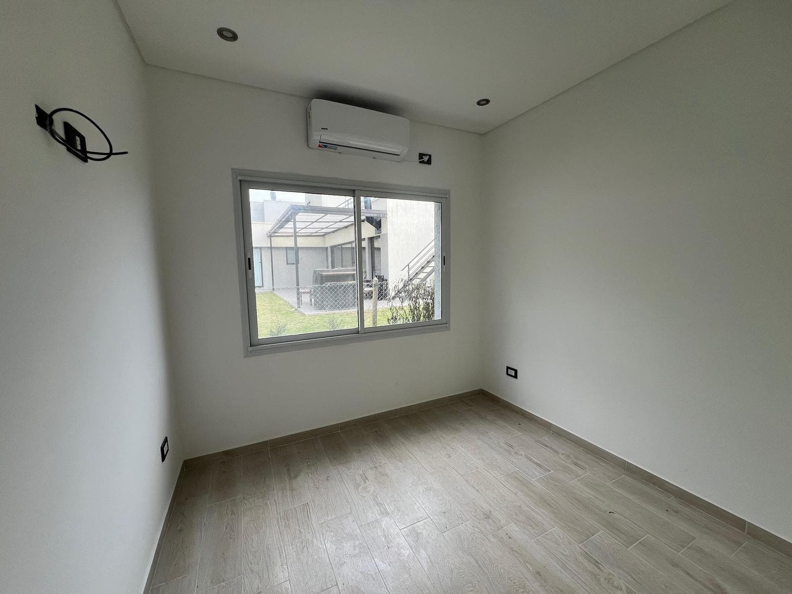 House for Sale with Garden and Pool in Canning
