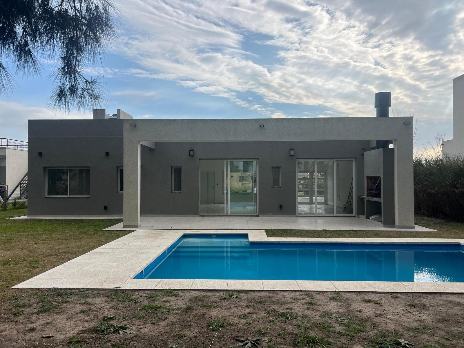 House for Sale with Garden and Pool in Canning