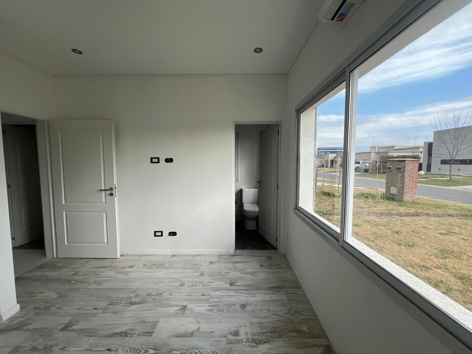 House for Sale with Garden and Pool in Canning
