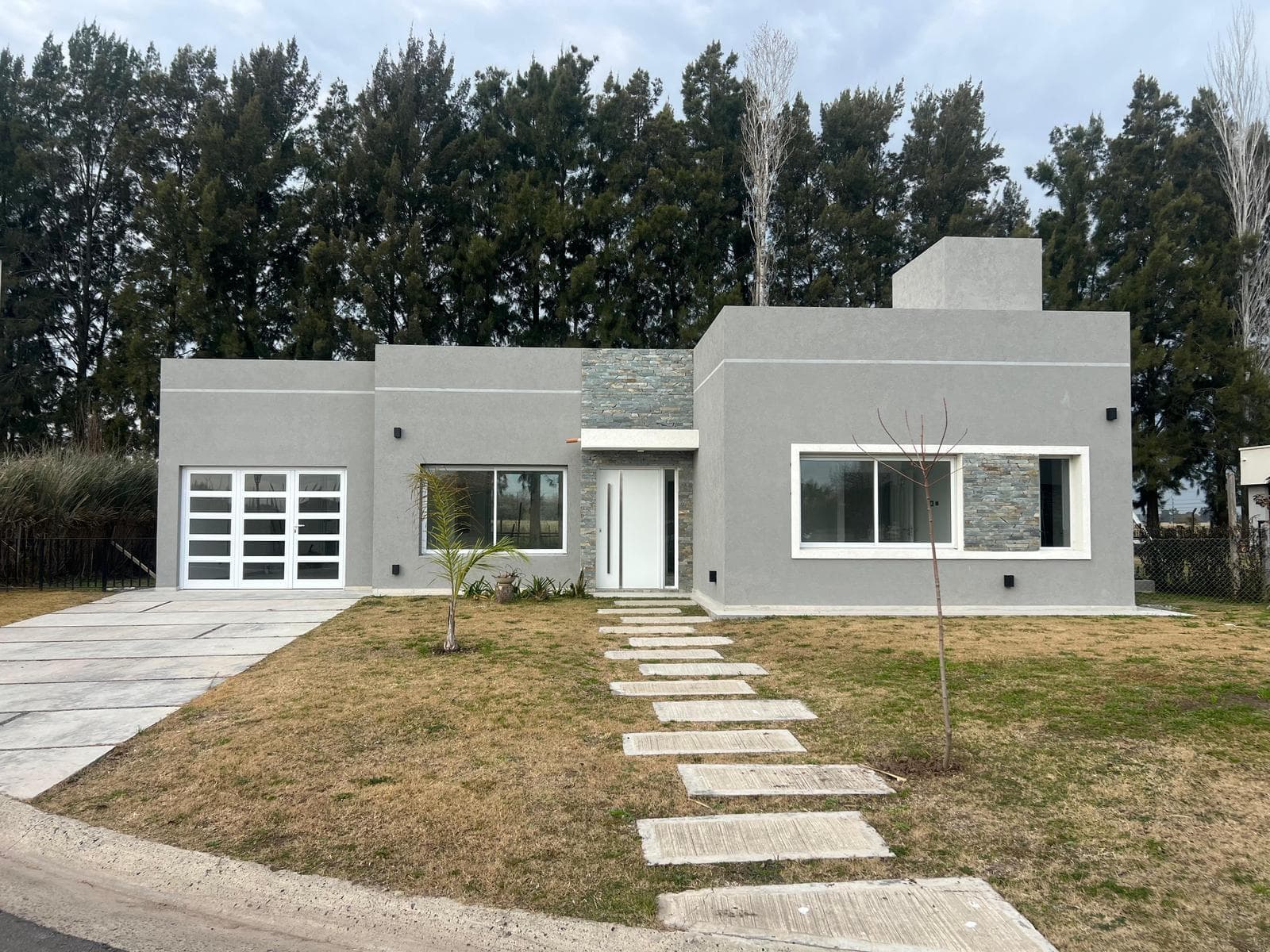 House for Sale with Garden and Pool in Canning