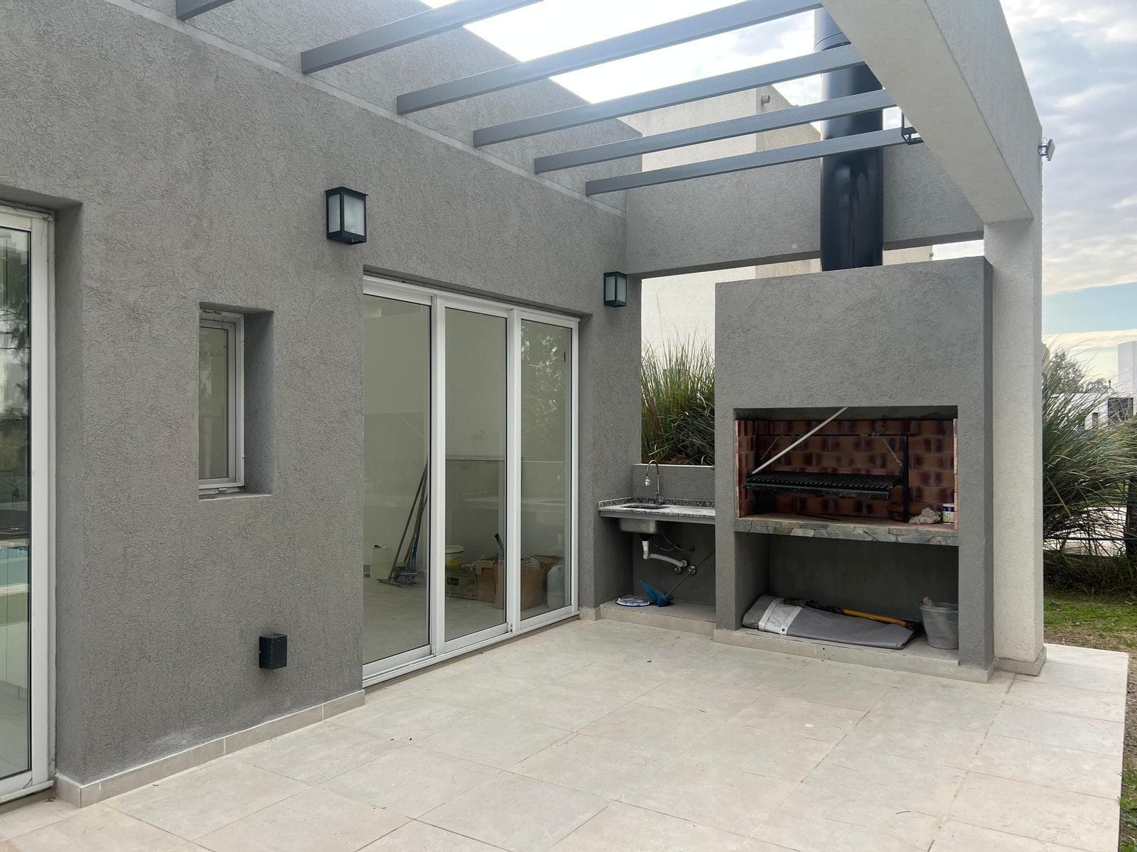 House for Sale with Garden and Pool in Canning
