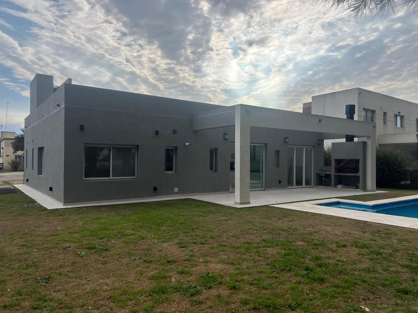 House for Sale with Garden and Pool in Canning
