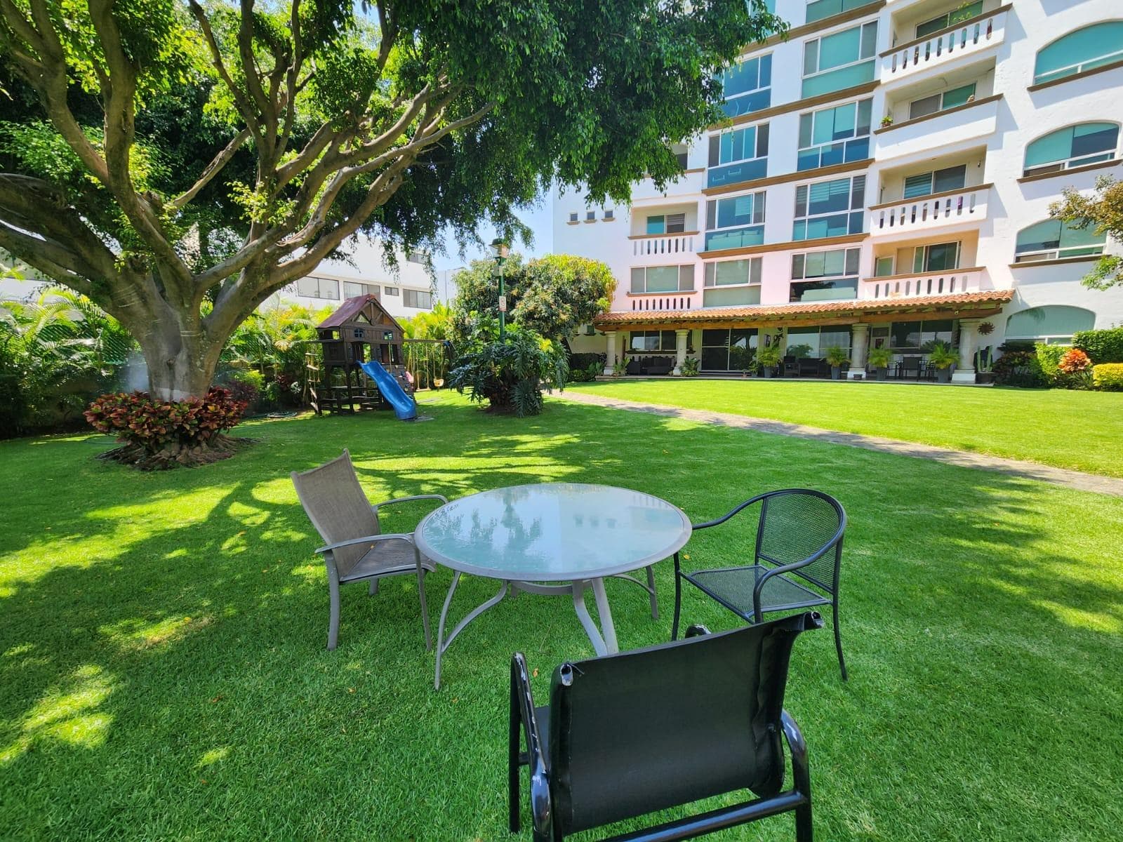 Penthouse for sale in Cuernavaca's Golden Zone, with 24/7 security