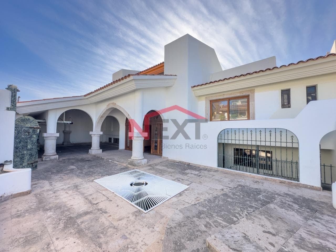 HOUSE FOR SALE IN THE PITIC NEIGHBORHOOD