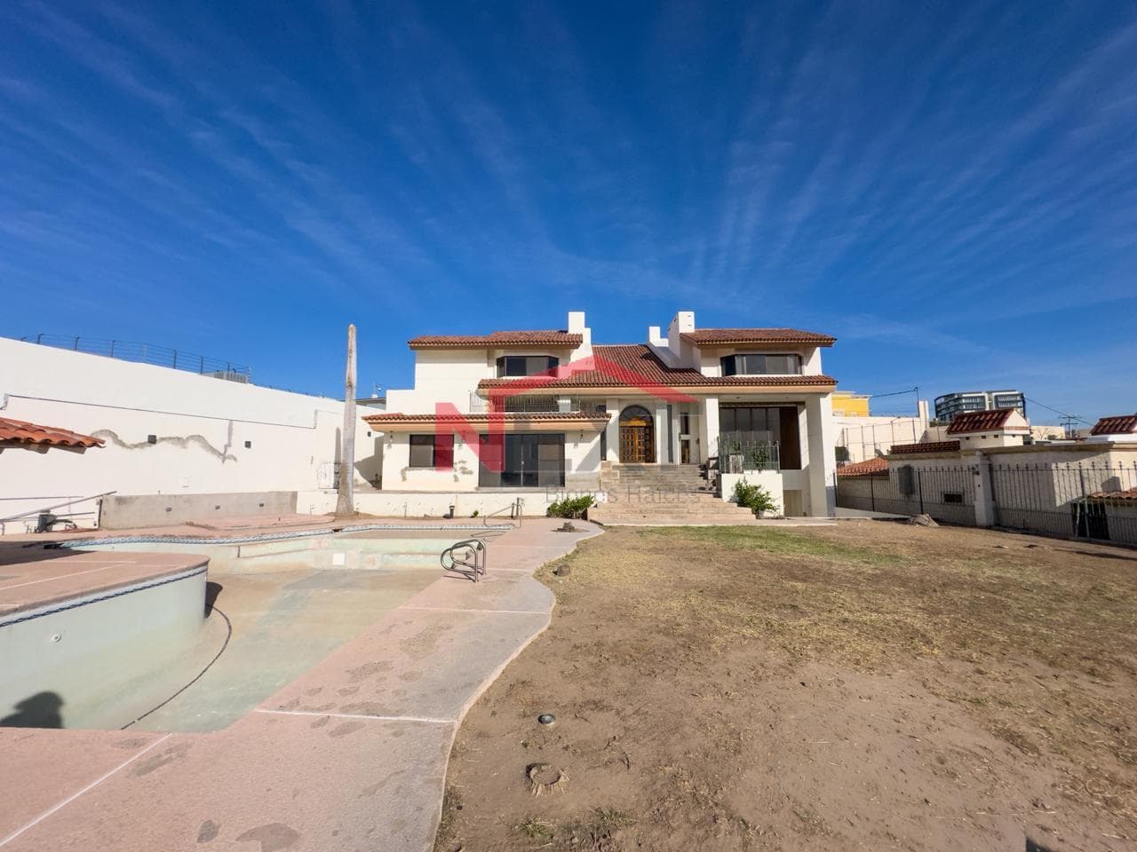 HOUSE FOR SALE IN THE PITIC NEIGHBORHOOD