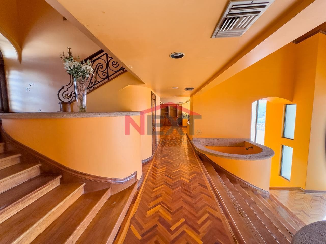 HOUSE FOR SALE IN THE PITIC NEIGHBORHOOD