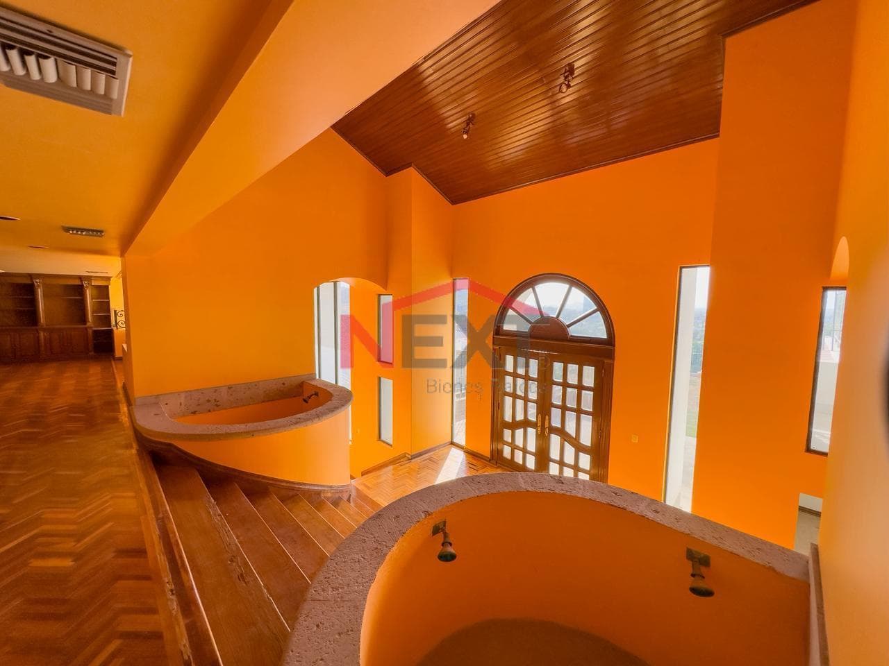 HOUSE FOR SALE IN THE PITIC NEIGHBORHOOD