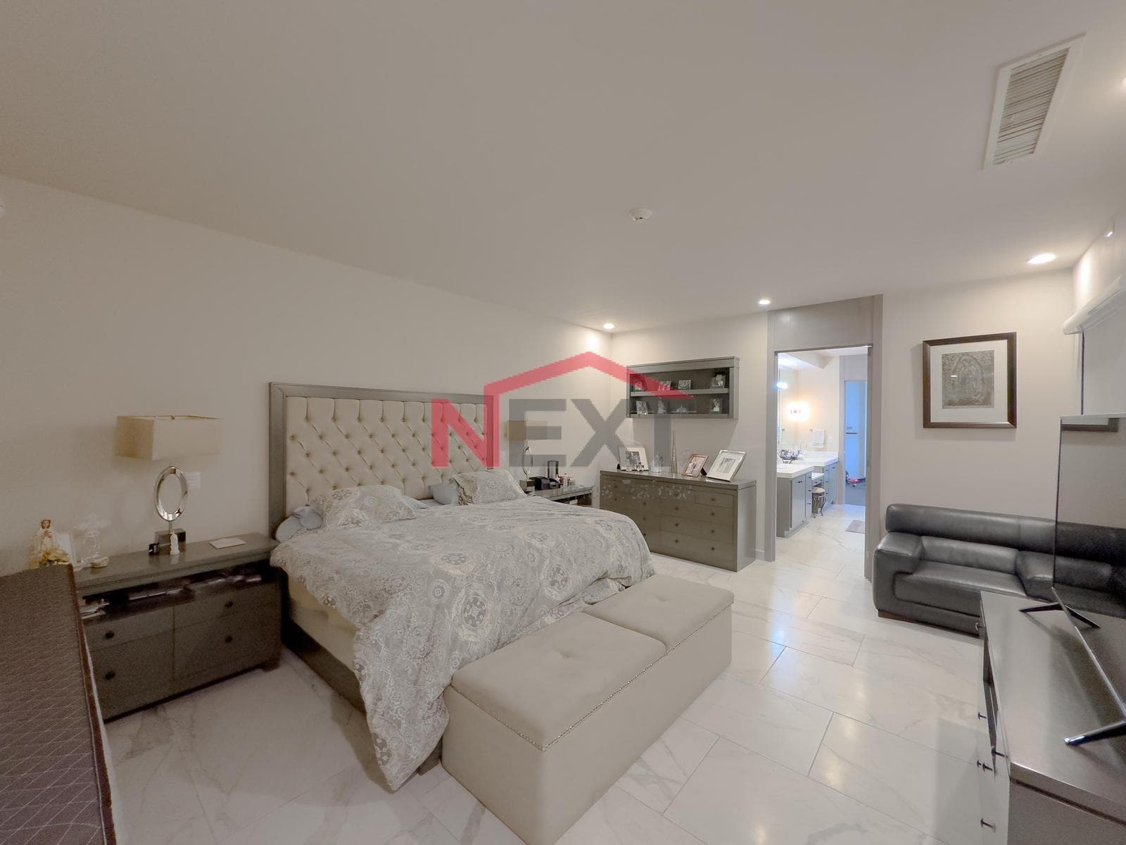 HOUSE FOR SALE IN LOS ALTOS RESIDENCIAL