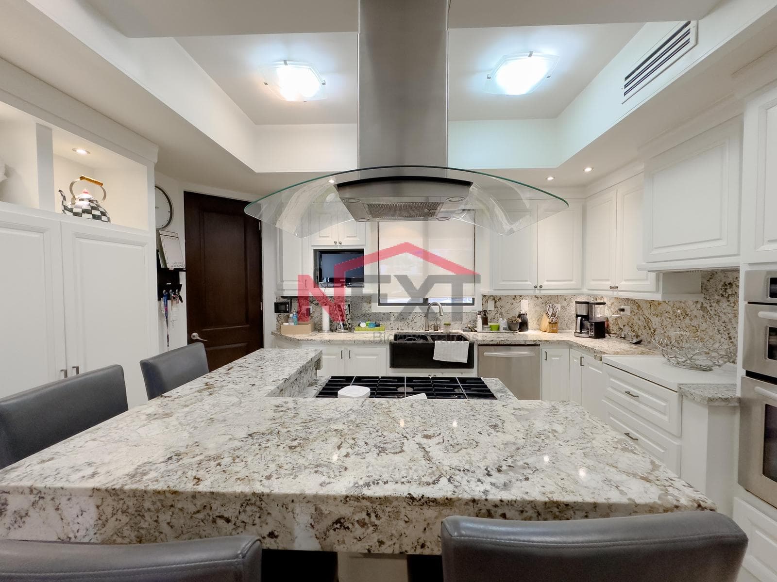 HOUSE FOR SALE IN LOS ALTOS RESIDENCIAL