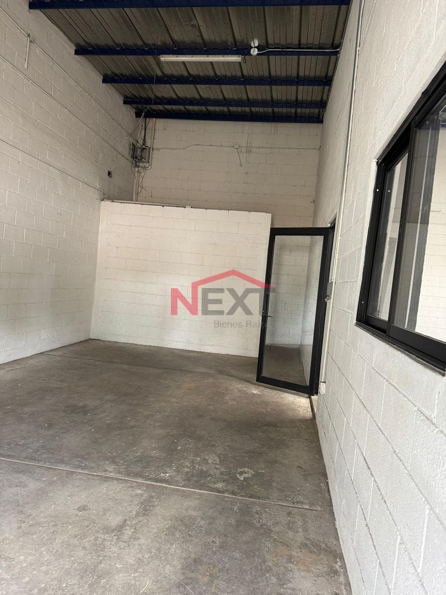 RENTAL WAREHOUSE IN THE CAFE COMBATE NEIGHBORHOOD