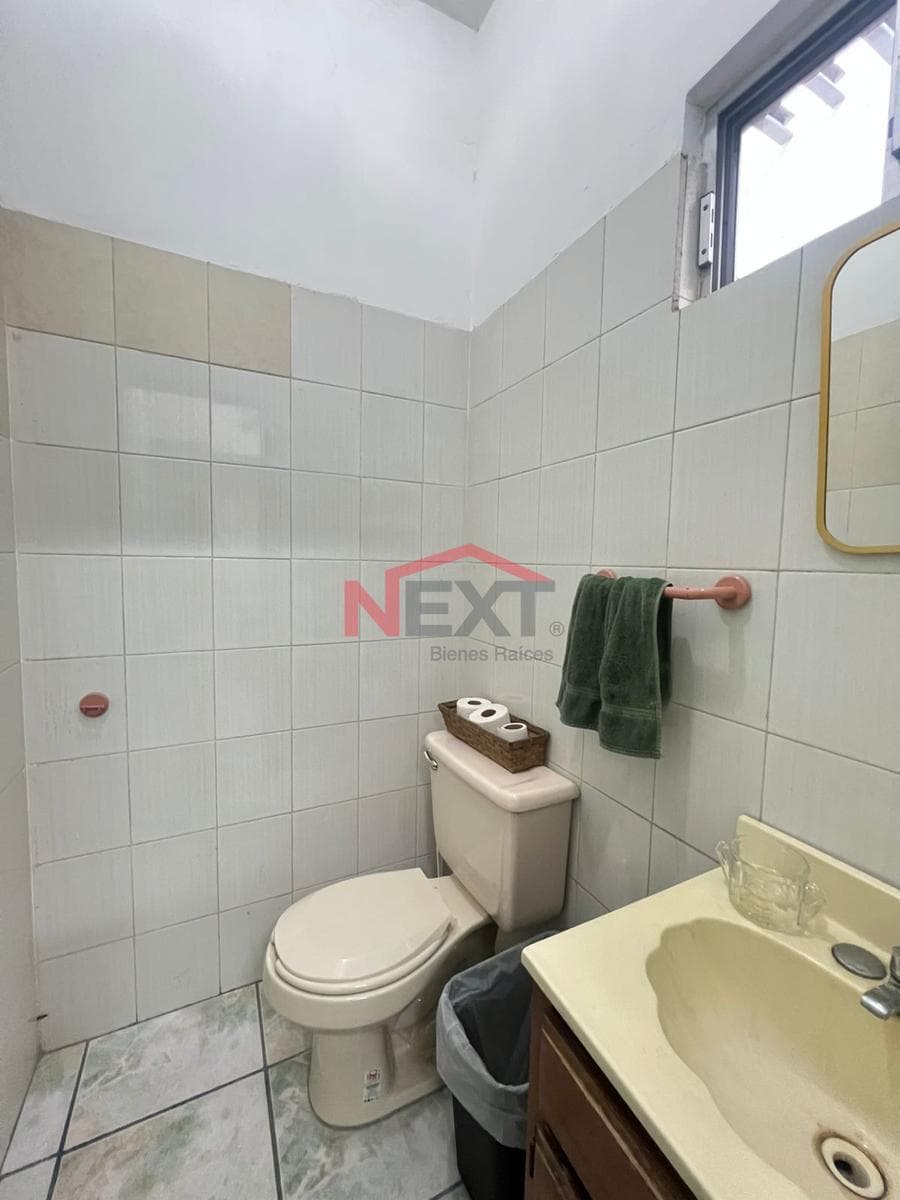 OFFICE FOR SALE IN THE BUGAMBILIAS NEIGHBORHOOD