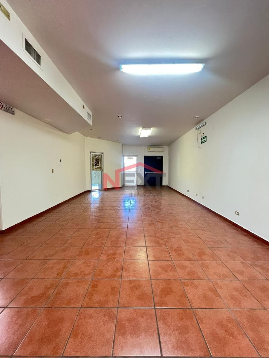 OFFICE FOR SALE IN THE BUGAMBILIAS NEIGHBORHOOD