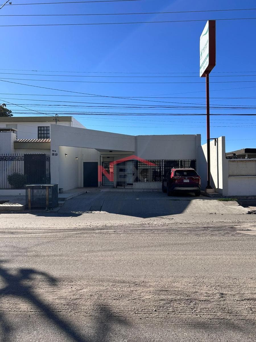 OFFICE FOR SALE IN THE BUGAMBILIAS NEIGHBORHOOD