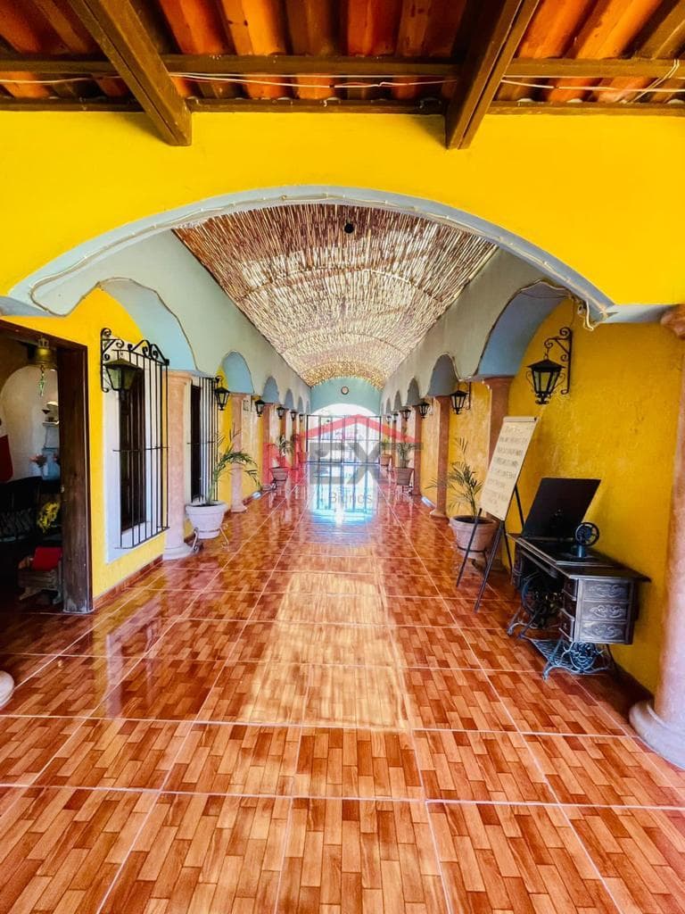 COLONIAL-STYLE HOTEL FOR RENT ON THE URES HIGHWAY AT KM 54
