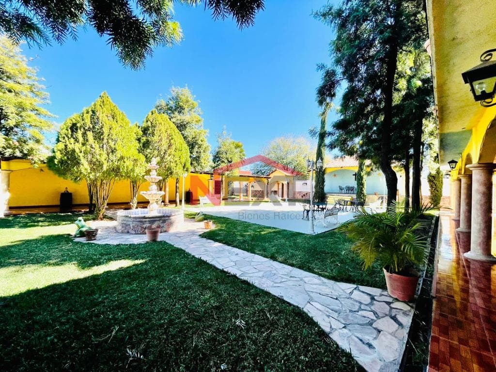COLONIAL-STYLE HOTEL FOR RENT ON THE URES HIGHWAY AT KM 54