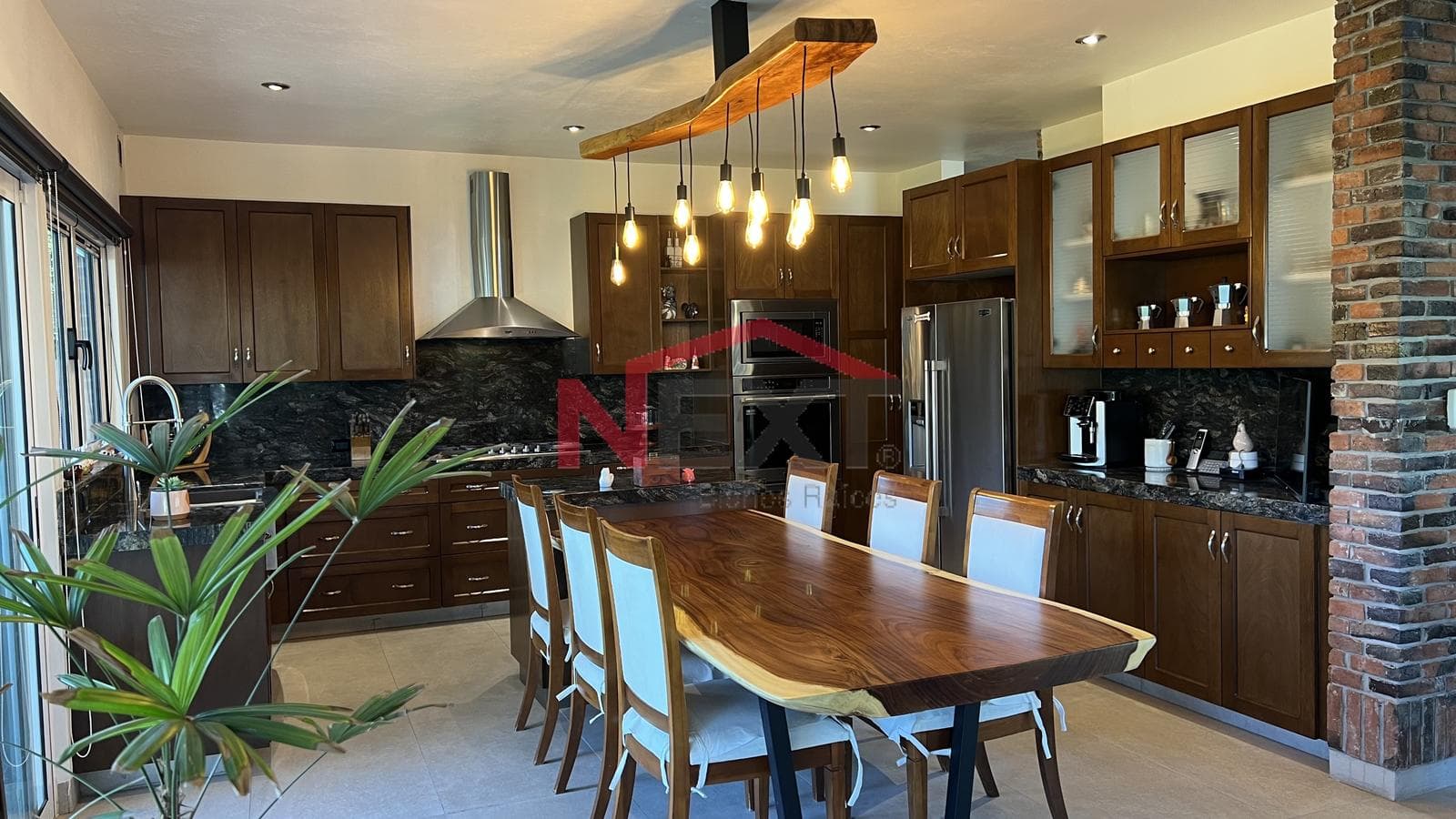 HOME FOR SALE IN THE LA CHIRIPA SUBDIVISION