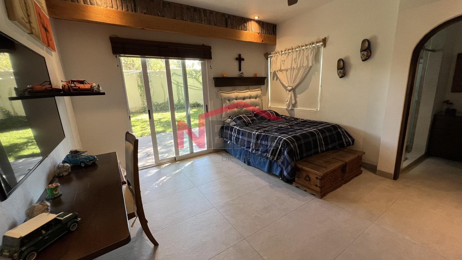 HOME FOR SALE IN THE LA CHIRIPA SUBDIVISION