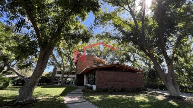 HOME FOR SALE IN THE LA CHIRIPA SUBDIVISION