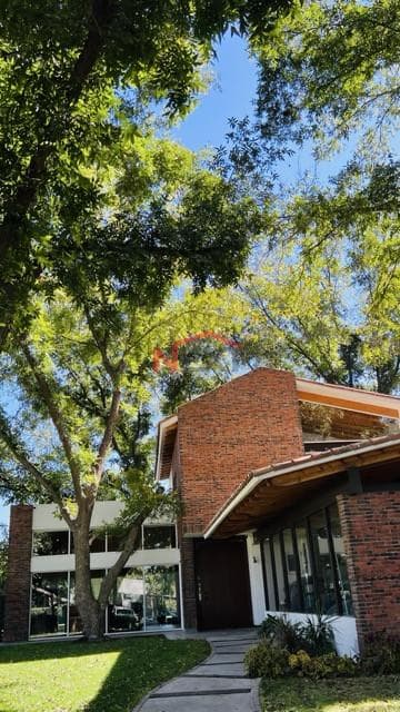 HOME FOR SALE IN THE LA CHIRIPA SUBDIVISION