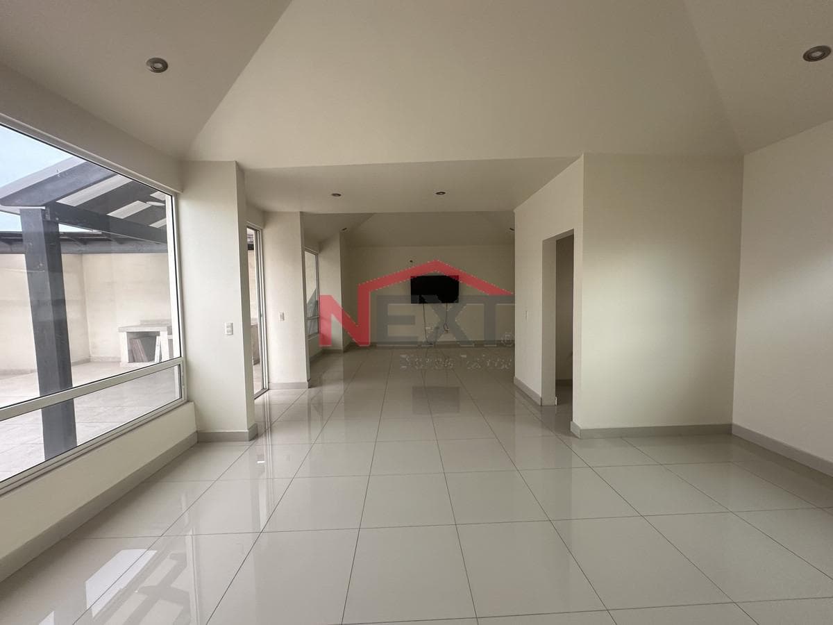 HOUSE FOR SALE IN LOS REALES