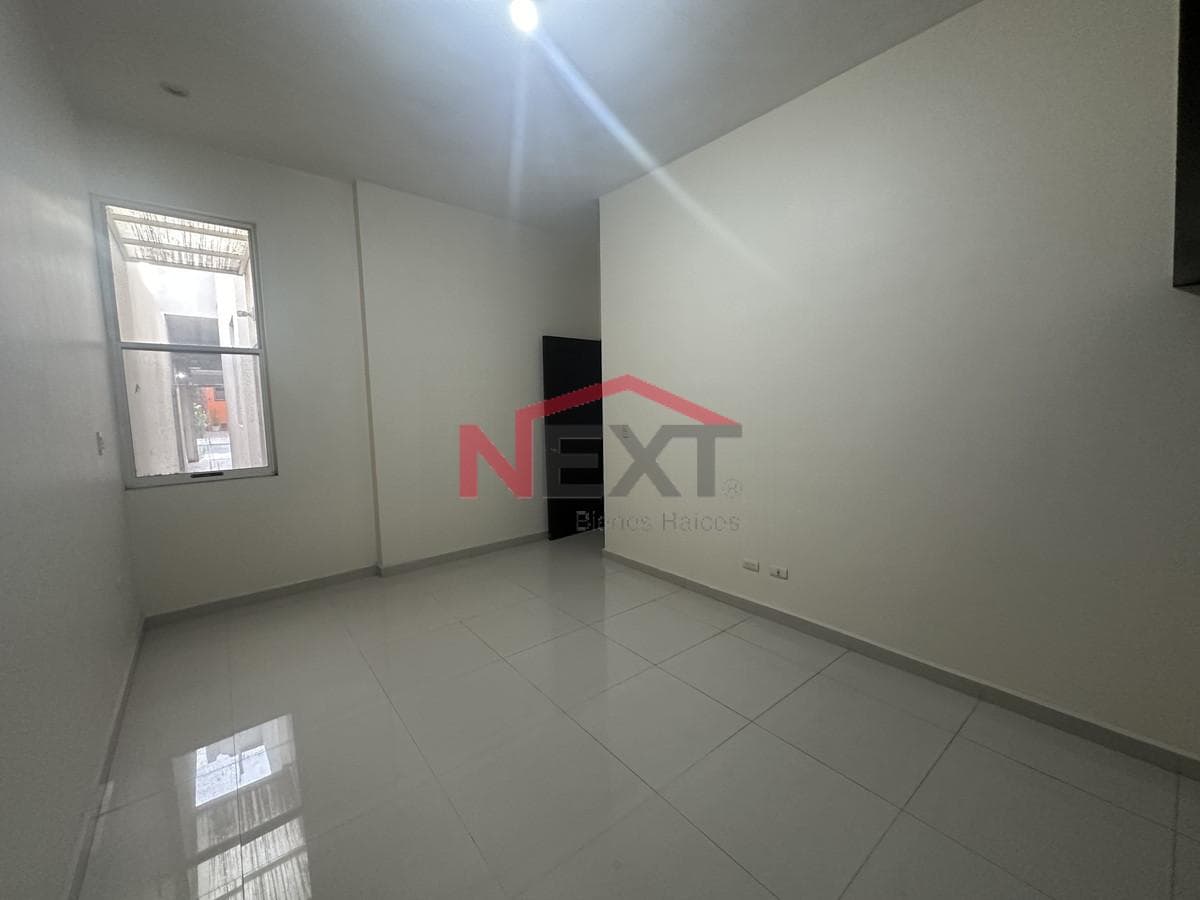 HOUSE FOR SALE IN LOS REALES