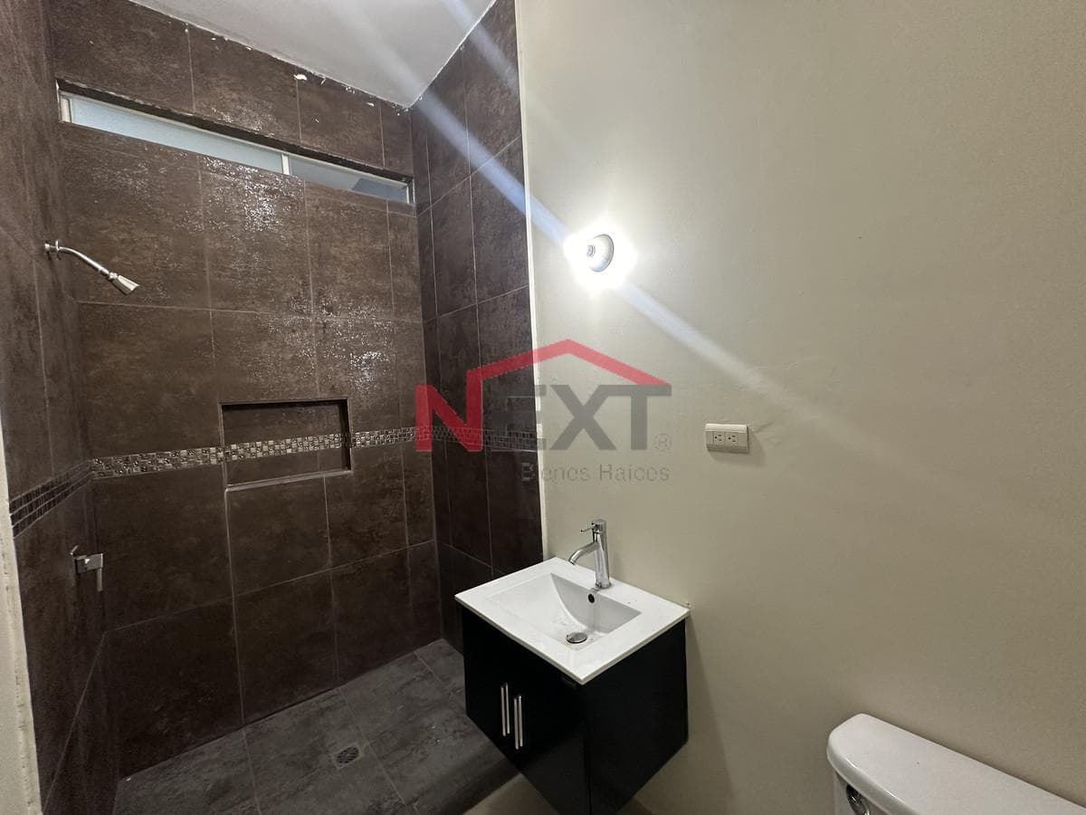 HOUSE FOR SALE IN LOS REALES