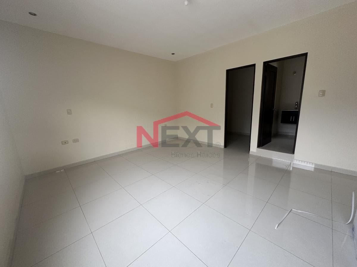 HOUSE FOR SALE IN LOS REALES