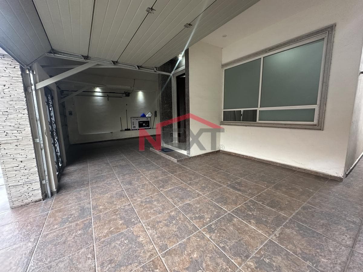 HOUSE FOR SALE IN LOS REALES