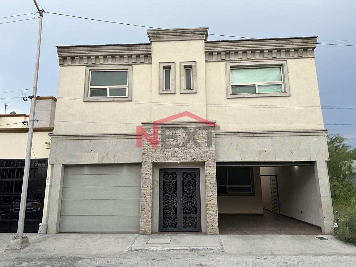 HOUSE FOR SALE IN LOS REALES