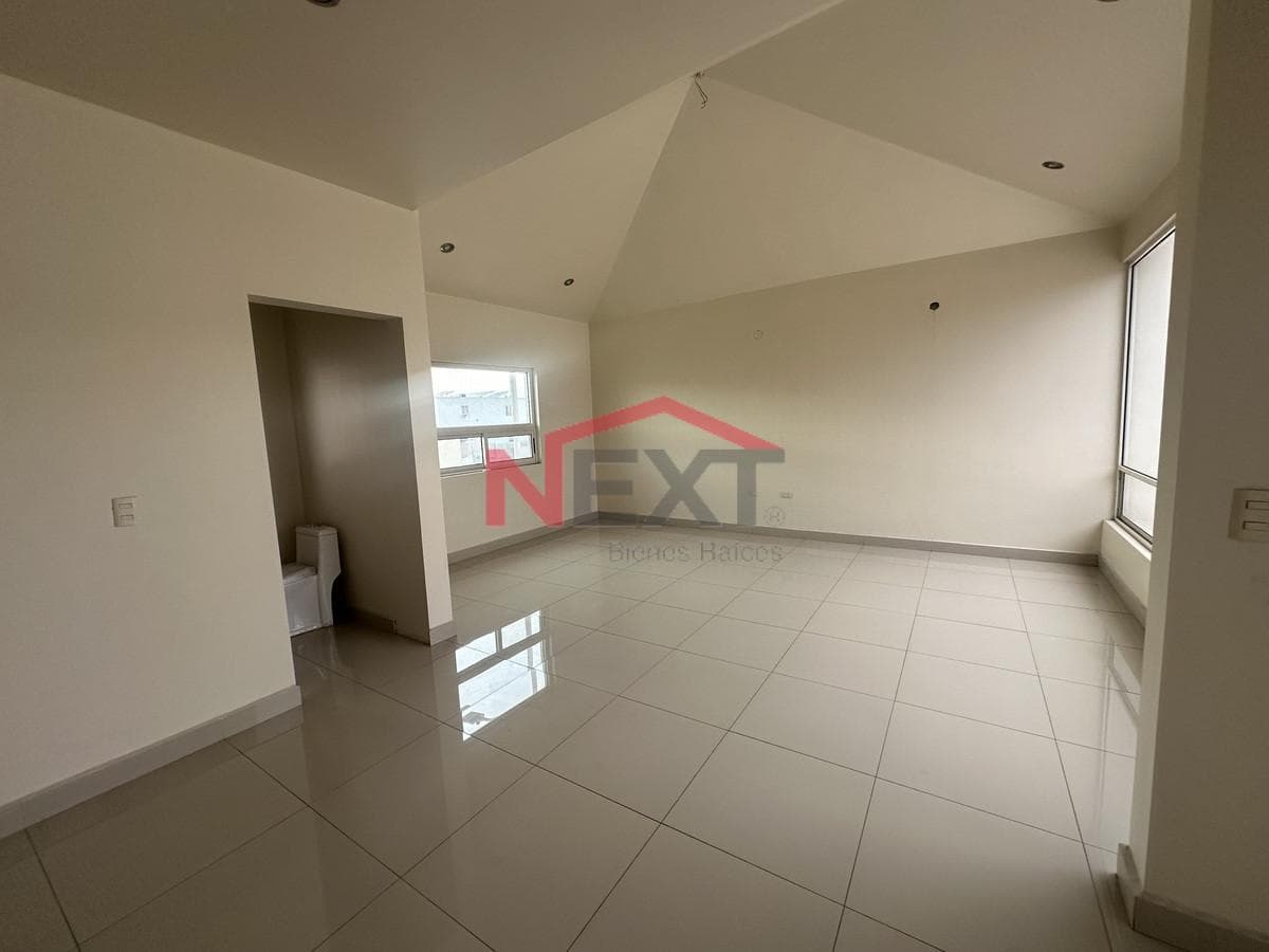 HOUSE FOR SALE IN LOS REALES