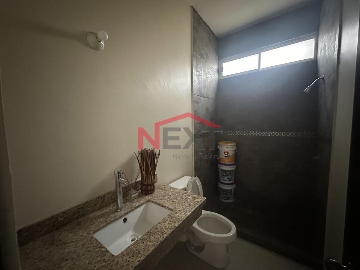 HOUSE FOR SALE IN LOS REALES