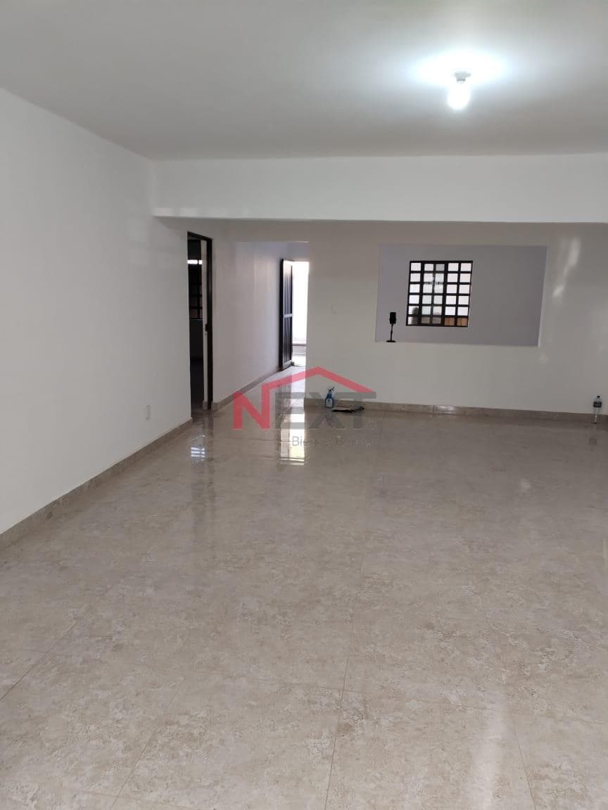 HOUSE FOR SALE IN COL. ALTARES