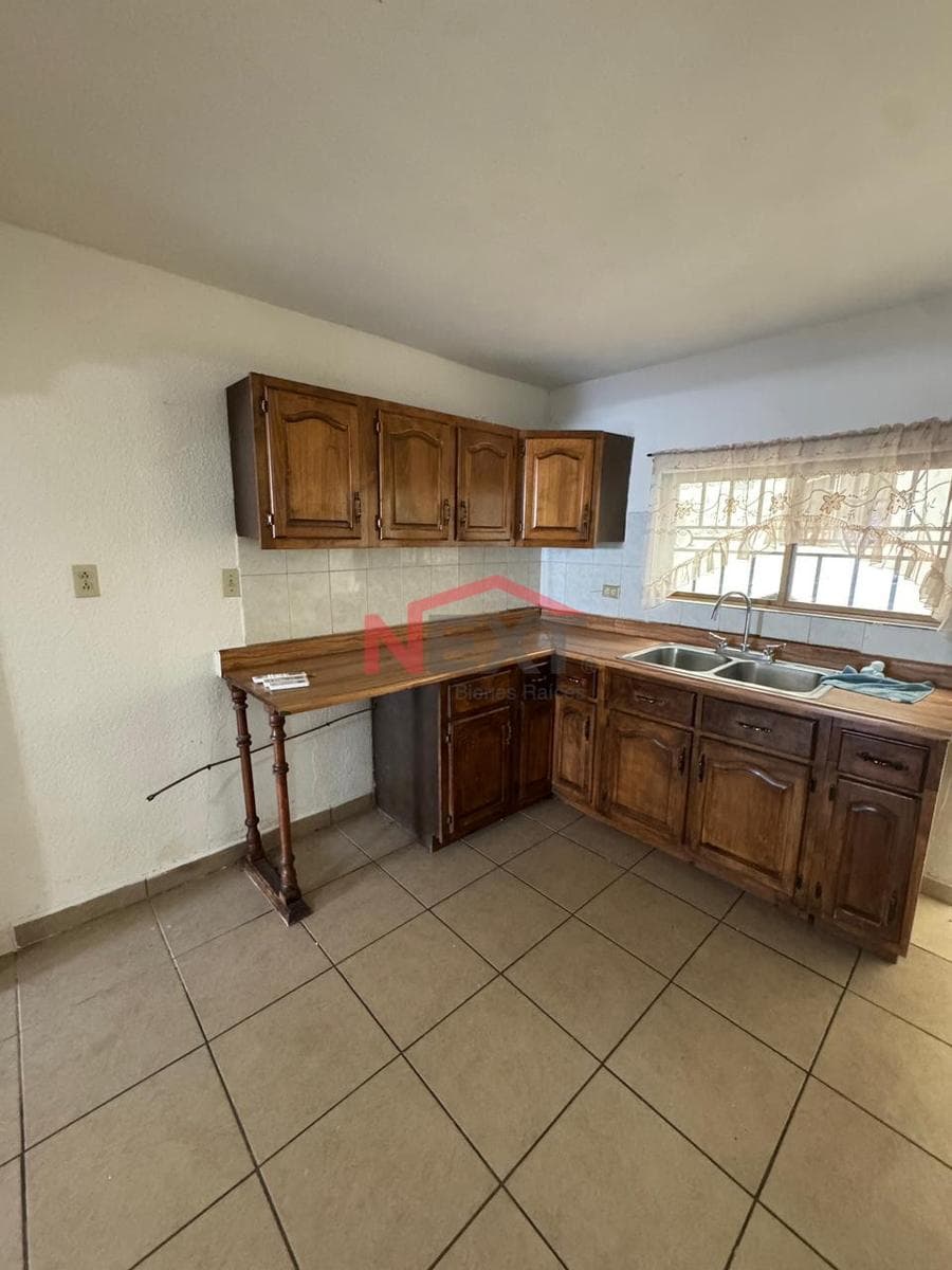 HOUSE FOR RENT IN COL. LAS GRANJAS