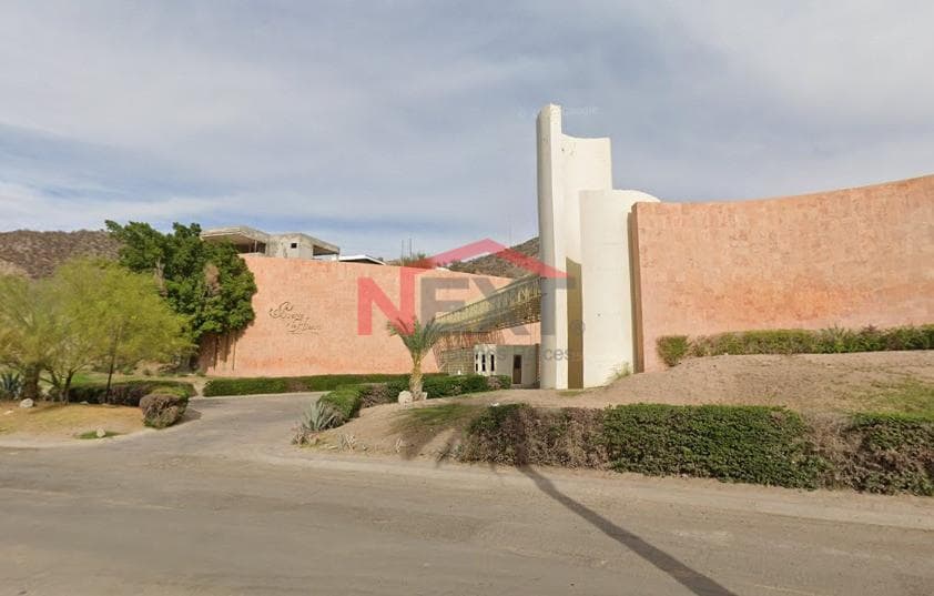 LAND FOR SALE IN THE PUERTA DE HIERRO RESIDENTIAL AREA